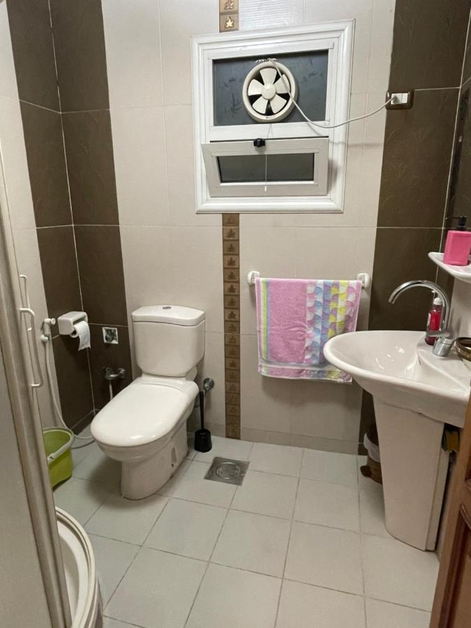 شقة مطلة علي قناة السويس701 Apartman Port SZaíd Kültér fotó