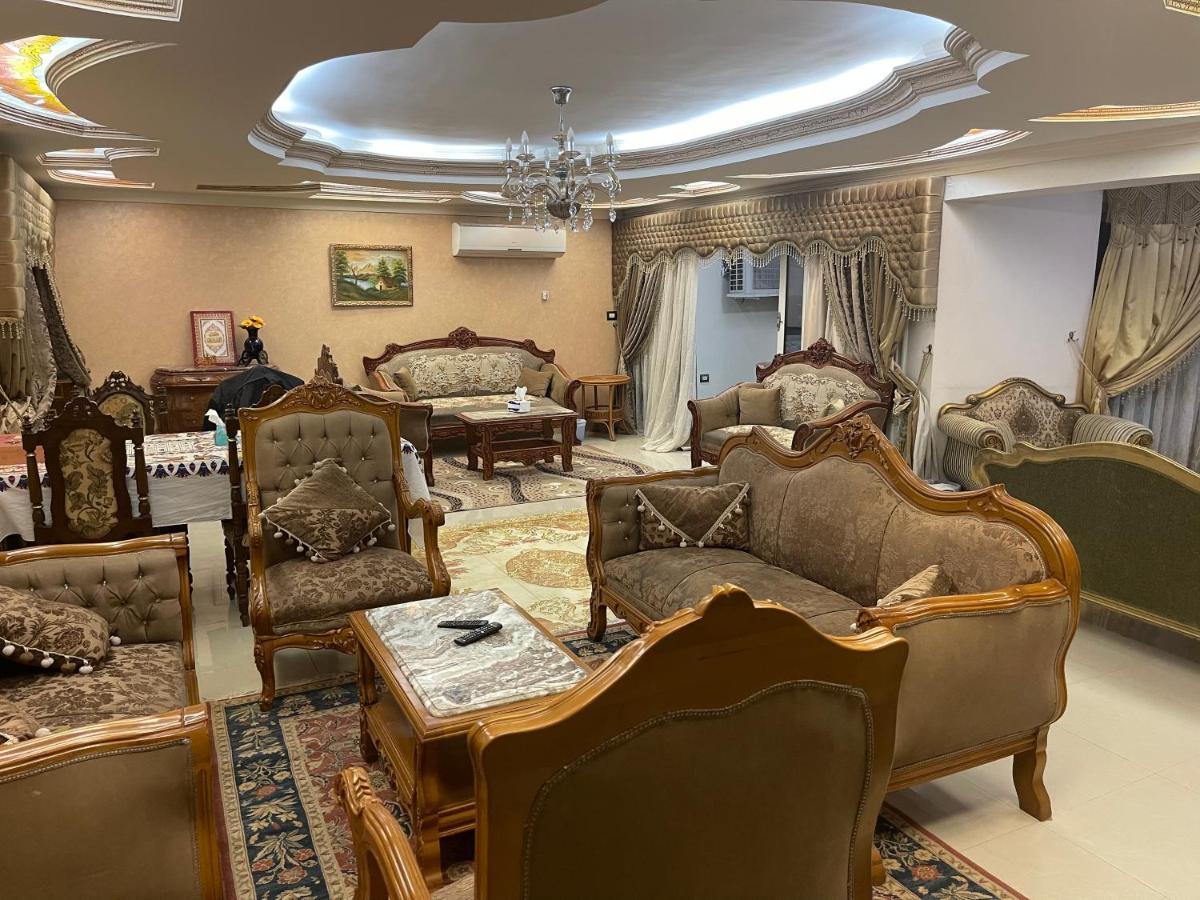 شقة مطلة علي قناة السويس701 Apartman Port SZaíd Kültér fotó