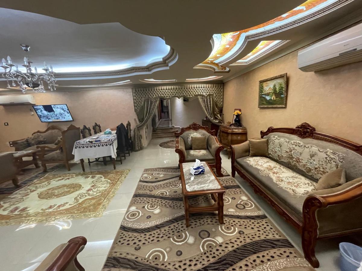 شقة مطلة علي قناة السويس701 Apartman Port SZaíd Kültér fotó