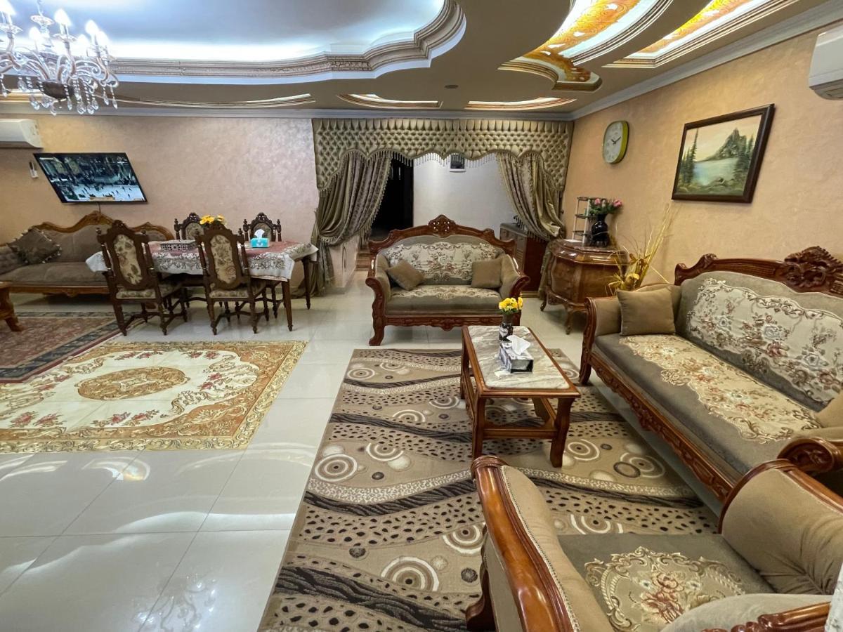 شقة مطلة علي قناة السويس701 Apartman Port SZaíd Kültér fotó