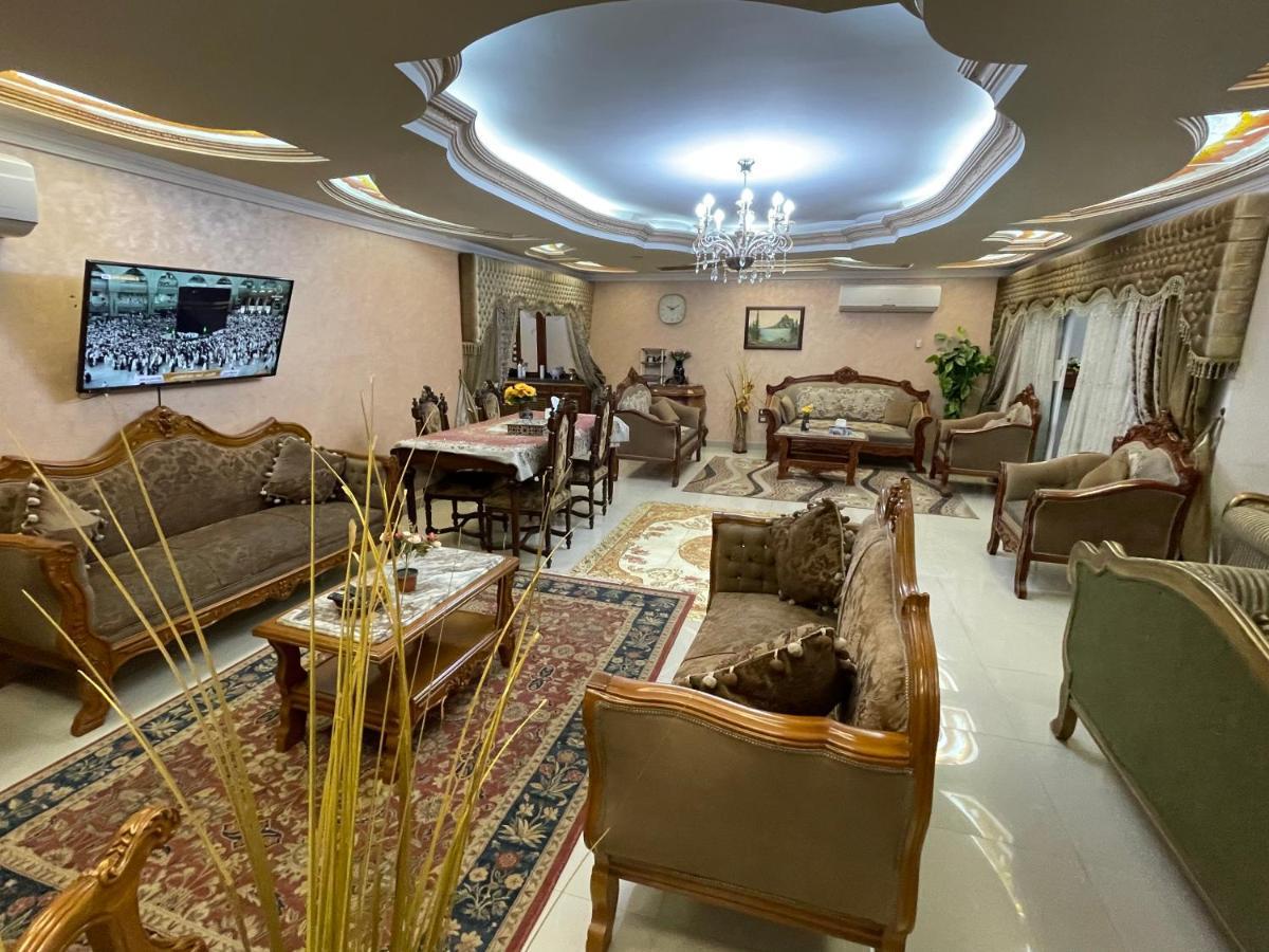 شقة مطلة علي قناة السويس701 Apartman Port SZaíd Kültér fotó