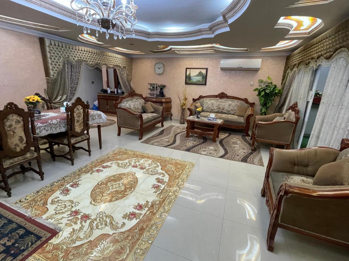 شقة مطلة علي قناة السويس701 Apartman Port SZaíd Kültér fotó