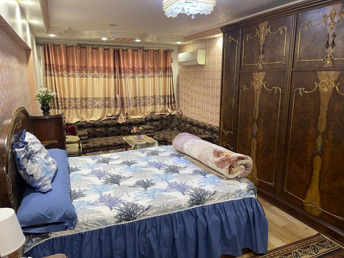 شقة مطلة علي قناة السويس701 Apartman Port SZaíd Kültér fotó